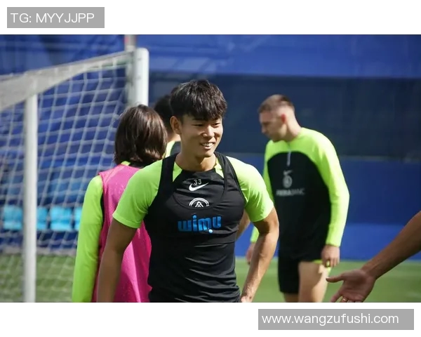 年轻球员留洋经历曝光，面对困难不退缩